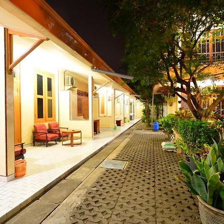 Hotel Paviljoen Surabaya Eksteriør bilde