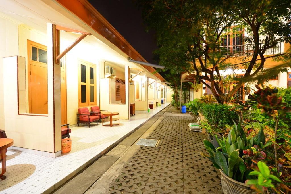 Hotel Paviljoen Surabaya Eksteriør bilde
